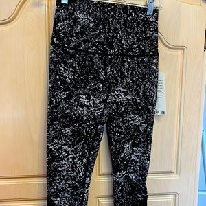 Lululemon Wunder Under crop